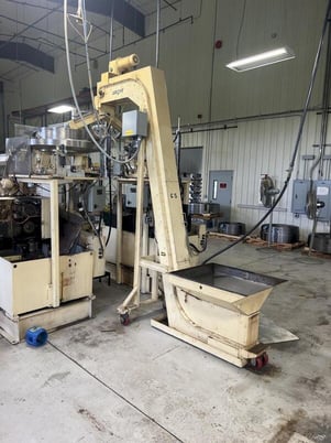 8" wide, Angor #AMH-200M, magnetic conveyor loader, 107" discharge height, 36" x 29" x 22" D hopper - Image 1