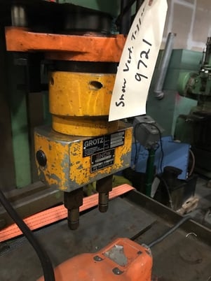 Snow #DR-3-R, single spindle vertical nut tapper w/Grotz 2 spindle tapping head, 1985 - Image 6