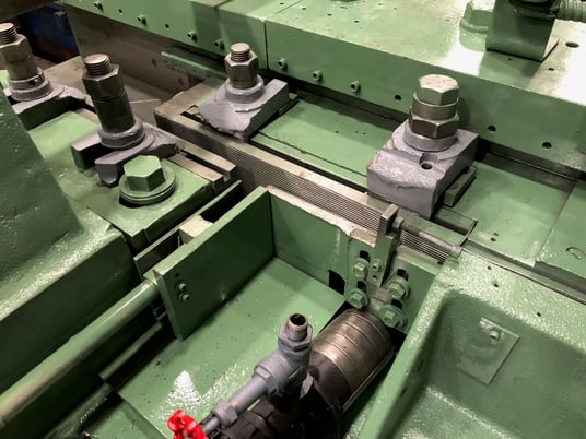 1-1/4" x 20" Johns Manville #1000-C (#70 size), hand feed flat die thread roller, 30 HP, 40 SPM - Image 5