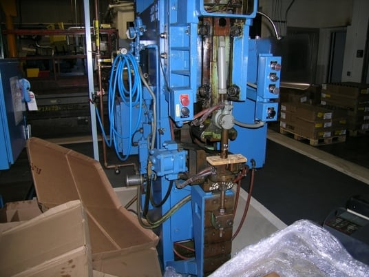 125 KVA Taylor-Winfield #ERC-12-100-4, 100 KW projection welder, 440 V. - Image 1