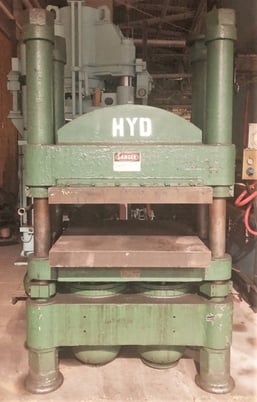 330 Ton, Komatsu #E2M-300, straight side double crank press, 7.9" stroke, 21.7" Shut Height, 30-80 SPM, air - Image 2