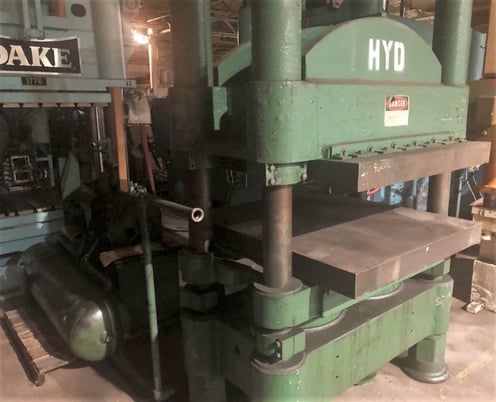 330 Ton, Komatsu #E2M-300, straight side double crank press, 7.9" stroke, 21.7" Shut Height, 30-80 SPM, air - Image 3