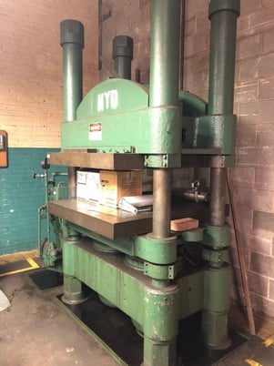 330 Ton, Komatsu #E2M-300, straight side double crank press, 7.9" stroke, 21.7" Shut Height, 30-80 SPM, air - Image 5