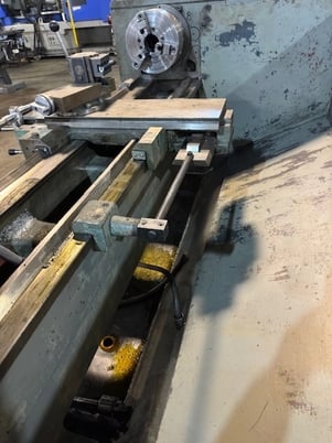 16" x 54" Harrison #M400, engine lathe, 40-2000 RPM, 2-3/4" hole thru spindle, inch/metric thread, 1985 - Image 3