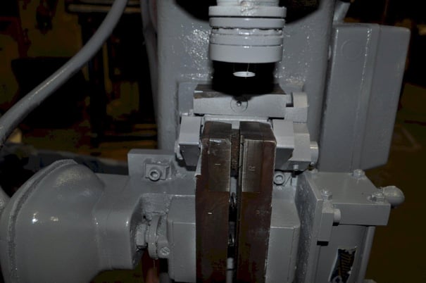 Grant Orbital Spin #220, riveter, 3/4" stroke, 208-220/440 V., 3-phase, 2 HP, 1150 RPM, foot pedal - Image 5