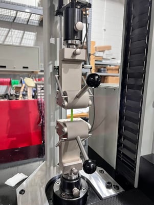 Eccentric Roller Grips, Rated 10 kN (2200 lb), 8 mm (0.32" ) max sample thickness - Image 1