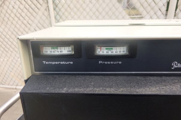 6" x 14" Pelton & Crane #S Autoclave Sterilizer, Autoclave Sterilizer, (2) trays, 270 F, 110 V, 1250 width - Image 5
