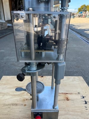 Dixie #25D-600, Direct Drive Double Can Seamer, Stainless Steel, 15 cans/min., set up for 401 diameter Cans - Image 2