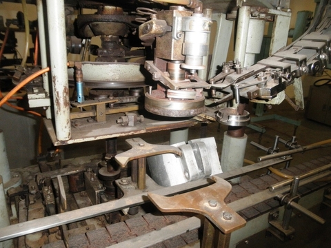 Resina #S-30, Screw Capper, Stainless Steel hopper & feeder, 460 V - Image 4