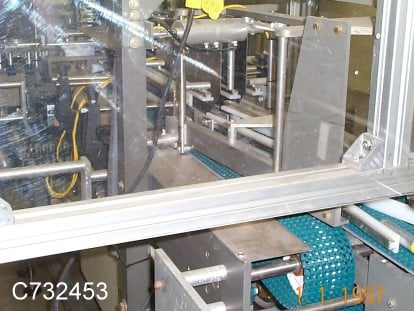 Automation Robotics #Robopack-2000, Case Packer/Erector, 3 lanes, 15 CPM, 80 psi air, 120 V, 2002 - Image 6