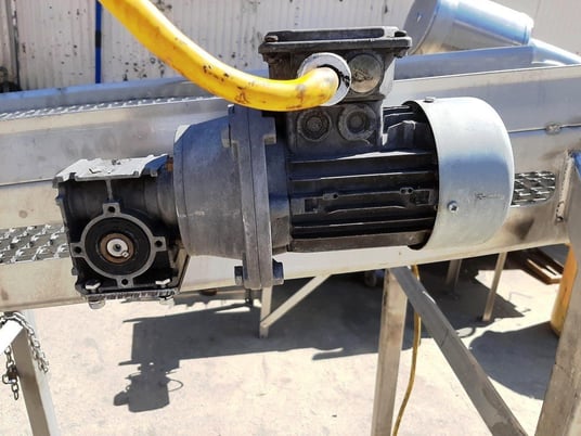 20" wide x 5.5' long, Stainless Steel Dewatering Belt Conveyor, 44" infeed, 50" discharge, 16" x 20" x 20" - Image 6