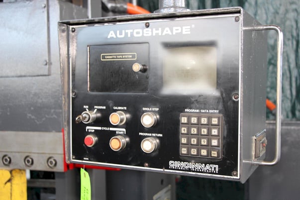 175 Ton, Cincinnati #AS175-8, CNC Autoshape hydraulic press brake, 10' overall, 102" between housing, 1986 - Image 2