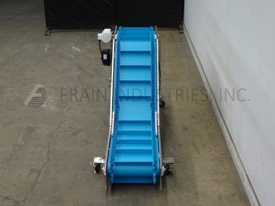 BMI / Benda Mfg, Stainless Steel feeder, inclined cleated conveyor, mounted on Stainless Steel multi-leg - Image 3
