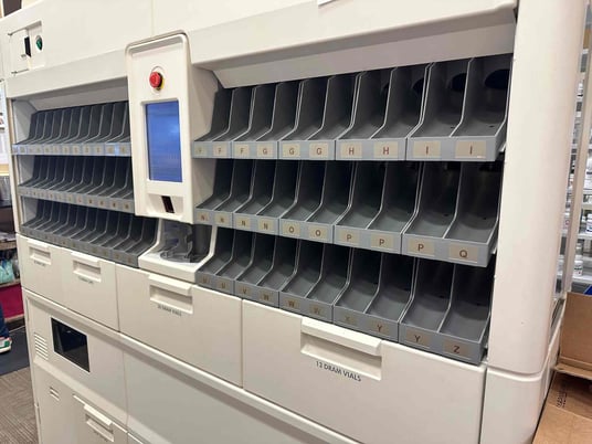 Parata Max Vial Filling Robot #901-0047, continuous operation, ability to capacity and sort filled vials - Image 2