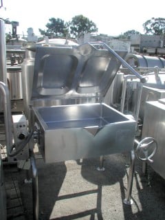 Cooker #TS-236-T6, Braising Pan, Stainless Steel, 24" width x 30" x 6.5" deep, 208 V, tilt controlled by hand - Image 2