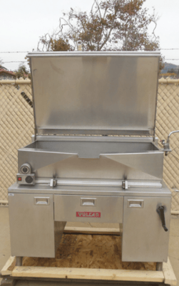 Vulcan #E400, Cooker/Braising Pan, Manual Tilting Skillet, 40 gallon capacity, 48" x 24" x 9" deep Skillet - Image 2