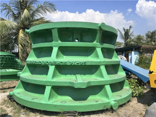 74" x 54" Allis-Chalmers, Gyratory Crusher, Carbon Steel, 1-5/8" eccentric throw, 1971 - Image 2