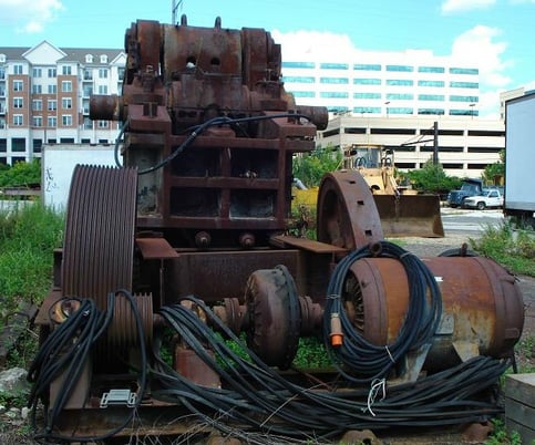 42" x 36" Traylor #Type HB, Jaw Crusher, double toggle, 5" closed side, 1" swing jaw, 125 HP - Image 1