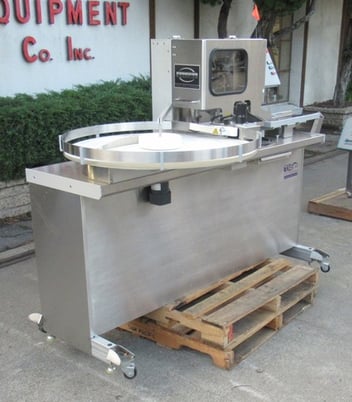 Altman Browning #URS 5000S, Bottle Decapitator, 36" rotary turntable, 8" x 21" vibratory outfeed conveyor - Image 3
