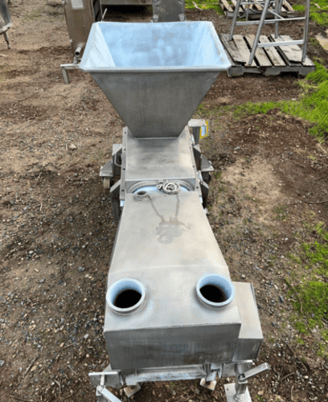 Stainless Steel Fabrication Company Steel Fabrication Company #700, Dual-Auger Feeder w/Hopper, 30" x 30" x - Image 2