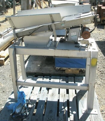 Vibratory Feeder #BF2-AS, Stainless Steel, 10" width x 43" L pan, slotted section w/ 3/4" spacing, 8" x 8" - Image 1