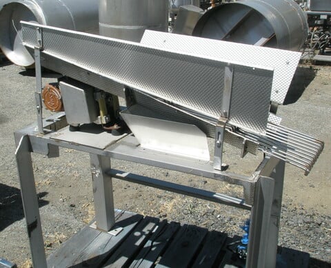 Vibratory Feeder #BF2-AS, Stainless Steel, 10" width x 43" L pan, slotted section w/ 3/4" spacing, 8" x 8" - Image 3