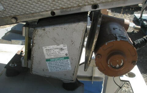 Vibratory Feeder #BF2-AS, Stainless Steel, 10" width x 43" L pan, slotted section w/ 3/4" spacing, 8" x 8" - Image 4