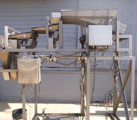 Tridyne #F-2000, 2-Lane Net Weigh Scale, Stainless Steel, 5 lbs max capacity, (2) vibratory conveyors, 36" x - Image 1