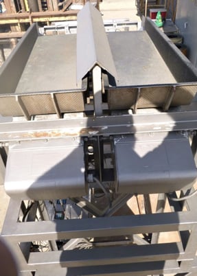 Tridyne #F-2000, 2-Lane Net Weigh Scale, Stainless Steel, 5 lbs max capacity, (2) vibratory conveyors, 36" x - Image 4