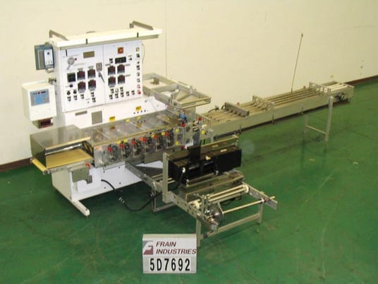 Circle #H12MX4S-11A, fully automatic, left to right, 4-sided seal, continuous rotary motion, horizontal form - Image 1