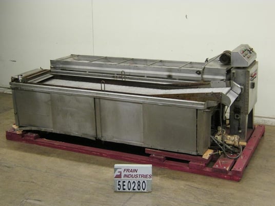 Fryer Belt, continuous, oil circulation, roaster oven has a 154" L x 28" W Stainless Steel wire mess product - Image 1