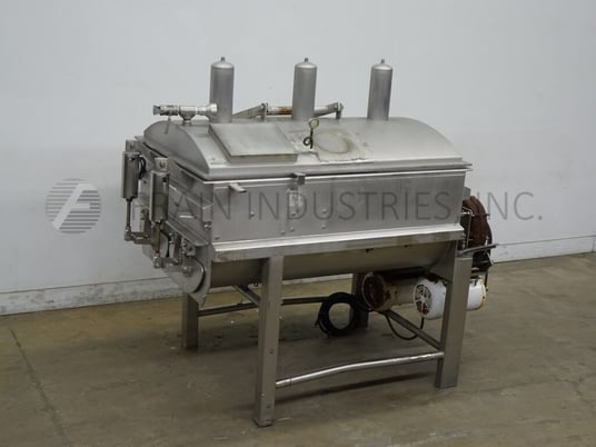 52 cu.ft. Custom Stainless Equipment Co. #CDB2372PV, double paddle mixer with 304 Stainless Steel contact - Image 1
