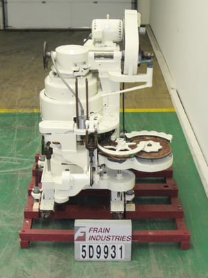 Angelus #29P, 4-Head seamer, 50-200 cans per minute, double star wheel in-feed, lid magazine with low lid - Image 3