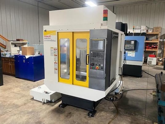 Fanuc #Robodrill-D21MIB5ADV, 4-Axis CNC vertical machining center, 21 automatic tool changer, 19.7" X, 15.7" - Image 2