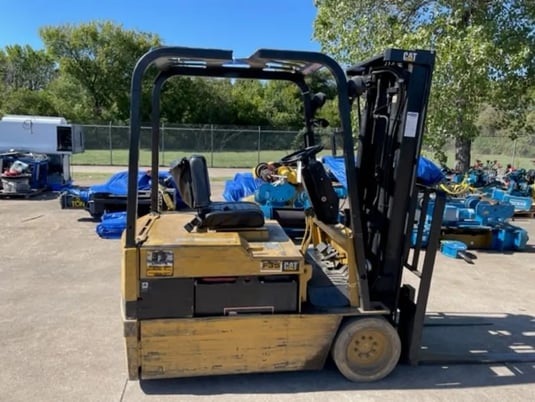 3500 lb. Caterpillar #F35, Standard Forklift, 191" triple mast, cushion tires, S/N 5FB03232, 1993 - Image 3