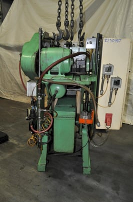 25 Ton, V & O #25-ST, OBI press, 2" stroke, 11" Shut Height, 7" throat, 2" ram adj., 150 SPM, 24" x13" bed - Image 5
