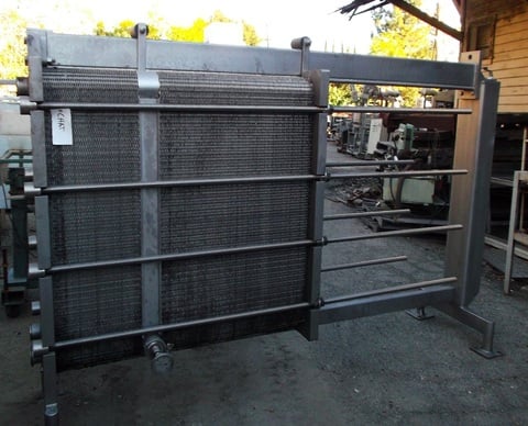 1000 sq.ft., Mueller, AT40SS B-20, plate type heat exchanger, Stainless Steel, (270) 16" x 54" plates w/8' - Image 1