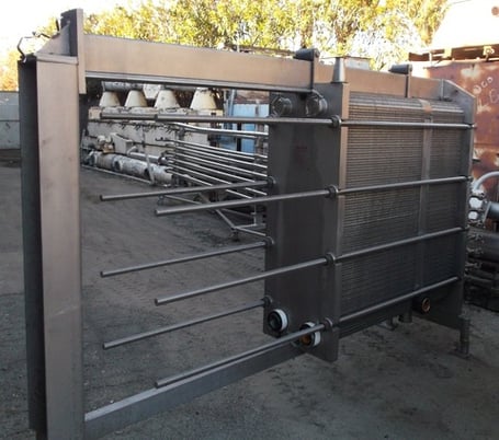 1000 sq.ft., Mueller, AT40SS B-20, plate type heat exchanger, Stainless Steel, (270) 16" x 54" plates w/8' - Image 2