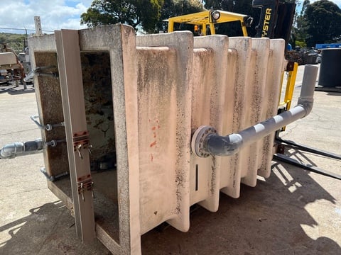 800 gallon RFP Tank, agitated OT/FB, 4' wide x 4' long x 7' deep - Image 2