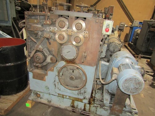 No. W12A Torin, spring coiler, multiple wire feed, double diameter, single pitch, 30" wire payoff - Image 1