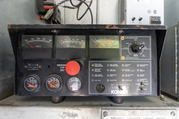 600 KW Kohler #650REOZDB, generator, enclosure mounted on trailer, 277/480 Volts, 3035 hours, 2005, #090497 - Image 3