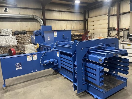 Balemaster #EO-1700, wide mouth horizontal automatic tie baler, 10" cylinder, reconditioned, 2012 - Image 3