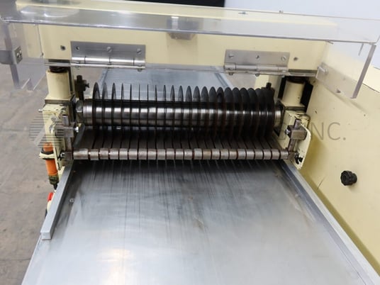 Ratti Jean, 15.75" wide circular blade caramel cutter, with an adjustable gap rotary blade assembly, control - Image 2