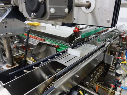 Kliklock #Vari-Right, inline tri-seal top load carton closer, 30-120 cartons/minute - Image 2