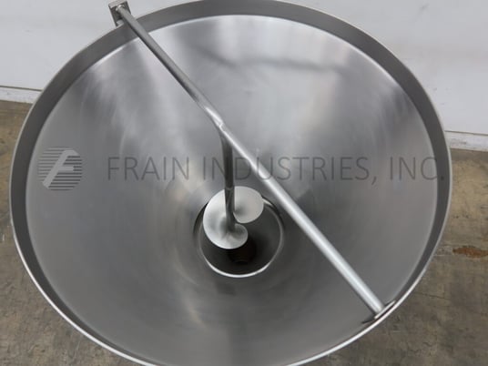 Vemag #R500, continuous twin screw vacuum stuffer, 500-2500 Kg per hour, with 37" OD x 32' deep Stainless - Image 2