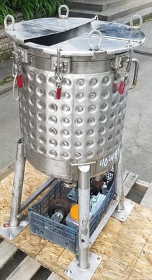 25 gallon Walker, Stainless Steel Dimple-Jacketed Tank, 17.5" diameter x 22.5" straight side, 1.5" center - Image 3