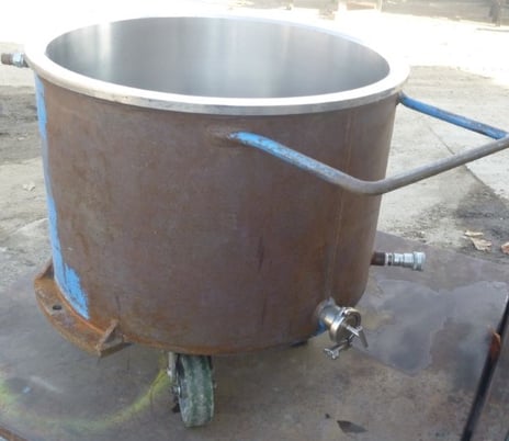 45 gallon Stainless Steel Jacketed Tank, 27" diameter x 18-3/4" H w/ 2" bottom side discharge - Image 2