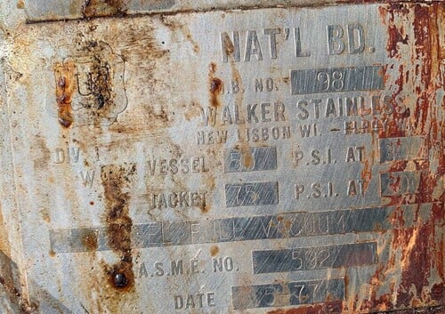 1500 gallon Walker, S/S Jacketed Tank, 6' dia. x 7' straight side, 3" dia. Center bottom outlet, 18" dia. - Image 7