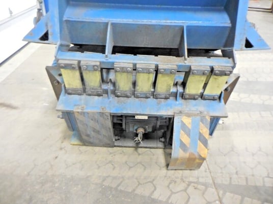 Kinergy #KDF-48-HDDT, vibratory feeder, 5 HP, 880 RPM, 230/460 V. - Image 4