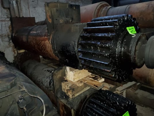 24" x 84" Farrel, rubber mill, cored for cooling, 17" bushing journals, smooth surface - Image 2